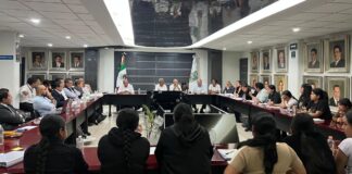 Establecen acuerdos con normalistas de Teteles mediante diálogo