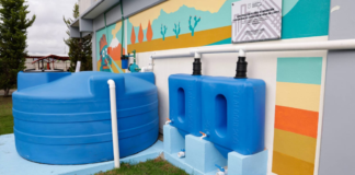 Lupita Cuautle entrega sistema de captación de agua en primaria