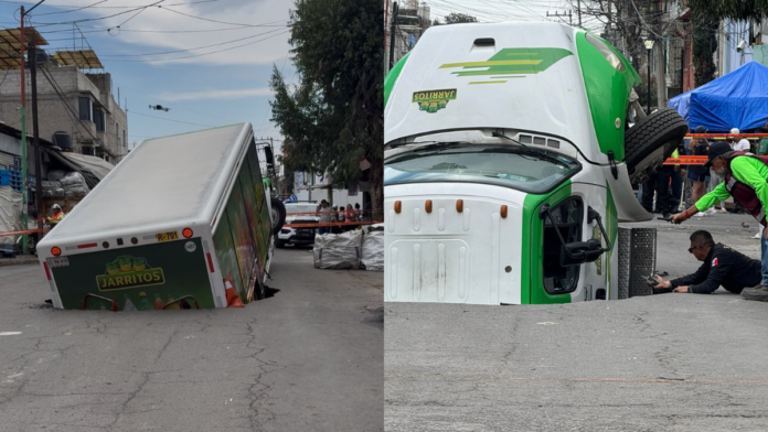 camión-socavón-CDMX