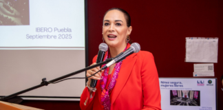Estudiantes IBERO Puebla dialogan con diputada Liliana Ortiz