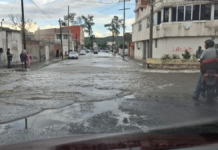 Fuerte lluvia afectan vialidades en Xonaca y Mercado Morelos