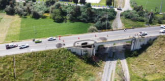 Cierran temporalmente acceso al Aeropuerto de Puebla por socavón