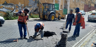 Cierran Avenida Juan de Palafox y Mendoza por socavón