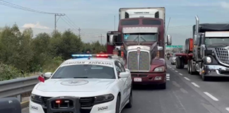 Recuperan tráiler y liberan a conductor secuestrado en la México-Puebla