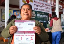 Bienestar entrega apoyos de 20 mil pesos a afectados por lluvias