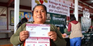 Bienestar entrega apoyos de 20 mil pesos a afectados por lluvias