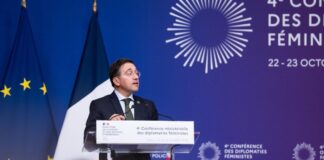 Ministro español reconoce injusticias a pueblos originarios de México