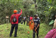 Siguen buscando a dos desaparecidos tras lluvias en Sierra Norte