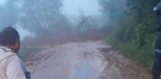 Lluvias dejan derrumbes y cierres viales en Sierra Norte y Nororiental de Puebla