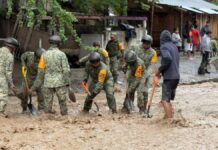 Suman al menos 38 fallecidos tras fuertes lluvias en México