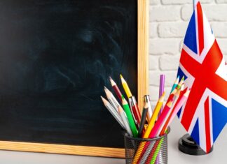 Hubo más de mil 300 incidentes con armas blancas en escuelas británicas