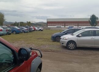 Maestros acusan imposición de cuota para estacionamiento en San Ramón