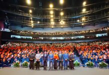 Universidad IEU celebra graduación con más de mil profesionistas comprometidos