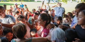 Sheinbaum vuelve a Xicotepec; supervisa entrega de apoyos a damnificados