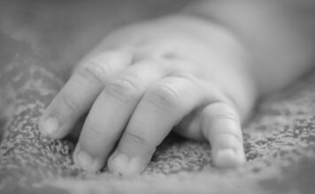 Fallece recién nacida rescatada de hospital inundado en La Ceiba