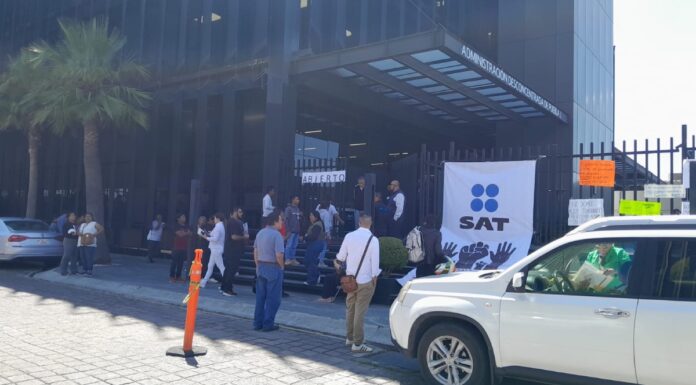 Empleados del SAT en Puebla continúan laborando pese a paro nacional