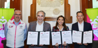 SMDIF Puebla firma convenio para financiar cirugías de cataratas