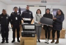 Bety Sánchez entrega equipo tecnológico a la SSC Zacatlán