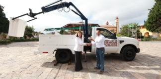 Zacatlán celebra Día del Pueblo con entrega de calzado