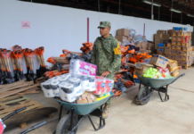 Ceci Arellano visita albergue en Huauchinango y entrega víveres