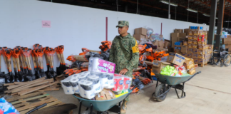 Ceci Arellano visita albergue en Huauchinango y entrega víveres