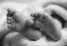 Denuncian posible negligencia tras muerte de bebé en clínica de Guadalupe Hidalgo