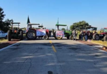 Campesinos de Morelos cumplen tercer día de bloqueo en autopista Siglo XXI