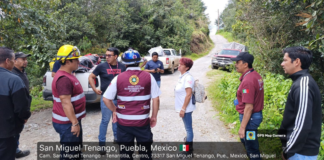Zacatlán retira derrumbes y entrega apoyos tras lluvias
