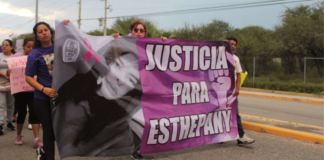 Marchan en Ajalpan para exigir justicia por feminicidio de Fany Carmona