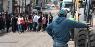 Manifestación bloquea obra vial en la Romero Vargas