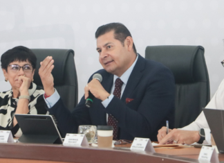 Armenta anuncia apoyo para modernizar transporte público en Puebla