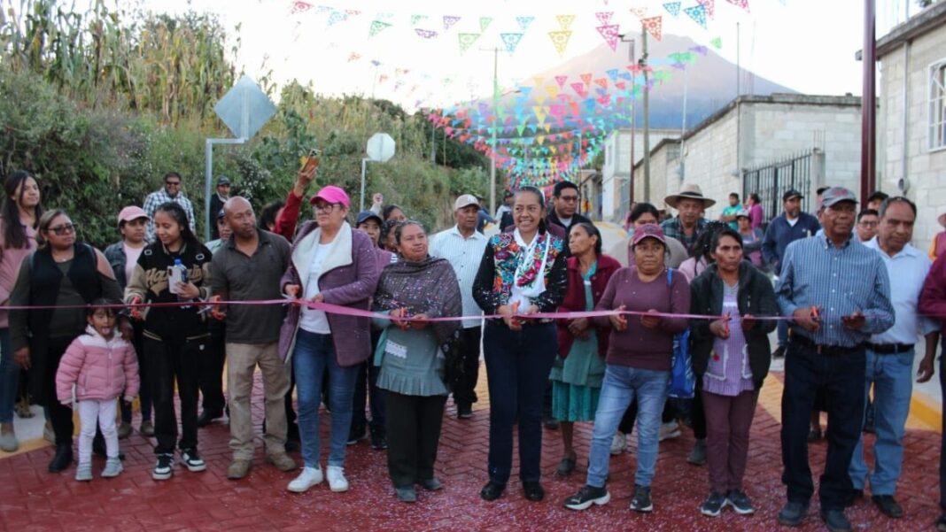 Ariadna Ayala inaugura pavimentación en San Pedro Benito Juárez ...
