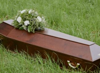 Descubren que mujer seguía con vida antes de cremación en Tailandia