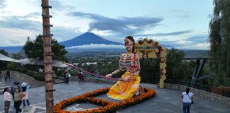 Atlixco rinde homenaje a mujeres artesanas con catrina