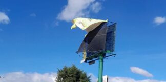 Espectaculares están a punto de colapsar por vientos en Puebla