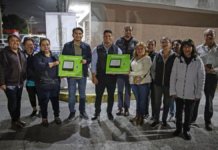 Omar Muñoz entrega reflectores en el fraccionamiento Malinalli II