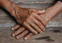 Piden pensiones Bienestar para migrantes mexicanos mayores en EU