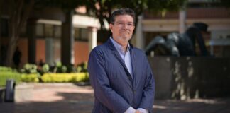 Académico UDLAP participa en el Alacero Summit 2025 en Colombia