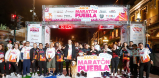 Alejandro Armenta dio el banderazo de salida al Maratón Puebla 2025