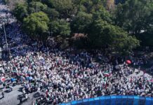 Marcha la “Generación Z” en CDMX; derriban vallas y vandalizan SCJN