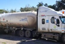 Abandonan pipa con fuga de huachigas en Santa Rita Tlahuapan