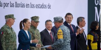 Sheinbaum reconoce a personal por labores de auxilio tras lluvias en cinco estados