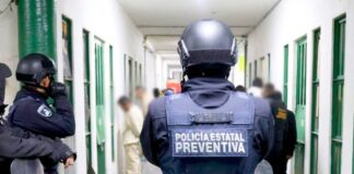 Realizan operativos simultáneos en los penales de Puebla