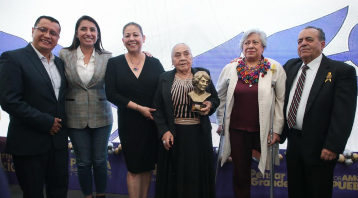 Entregan Premio Carmen Serdán 2025 a mujeres destacadas