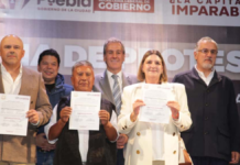 Pepe Chedraui entrega constancias a 38 Mesas Directivas de Vecinos