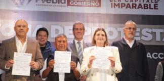 Pepe Chedraui entrega constancias a 38 Mesas Directivas de Vecinos