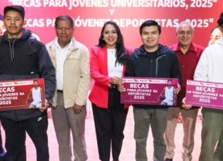 Tonantzin Fernández entrega becas a jóvenes universitarios y deportistas