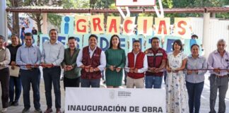 Omar Muñoz entrega arco techo del Bachillerato Octavio Paz