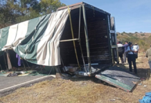 Camión de peregrinos poblanos se vuelca rumbo a Juquila; hay dos lesionados