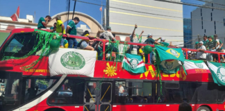 Aficionado del Palmeiras muere al caer de un autobús turístico